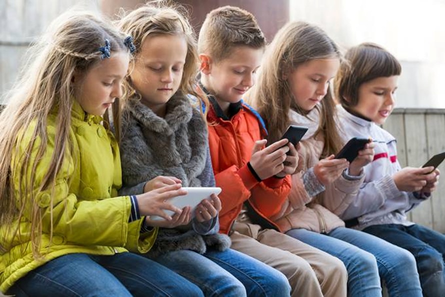 O desafio dos pais aumenta a cada conexão dos filhos com a internet