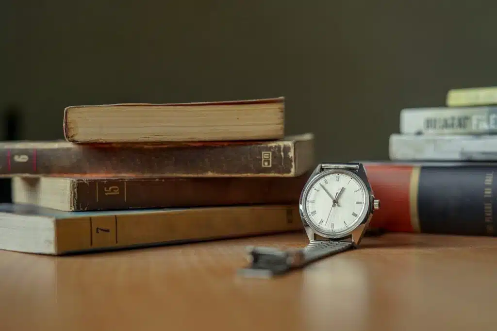 relógio demonstrando sobre dominar tempo nos estudos para concursos