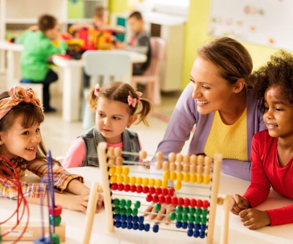 Técnicas de memorização para crianças com jogos educativos em sala de aula